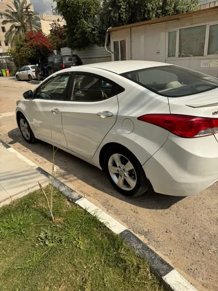 هيونداي (Hyundai) إلنترا (Elantra) 2014