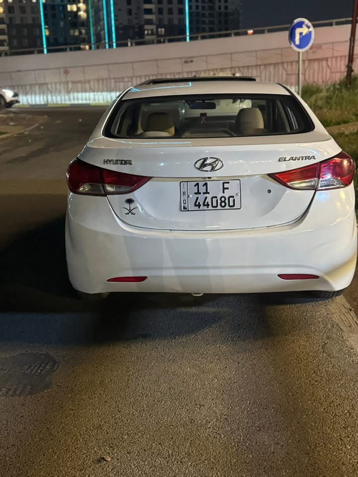 هيونداي (Hyundai) إلنترا (Elantra) 2013