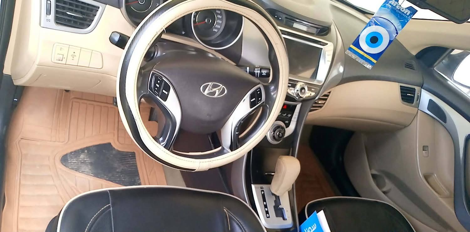 هيونداي (Hyundai) إلنترا (Elantra) 2012
