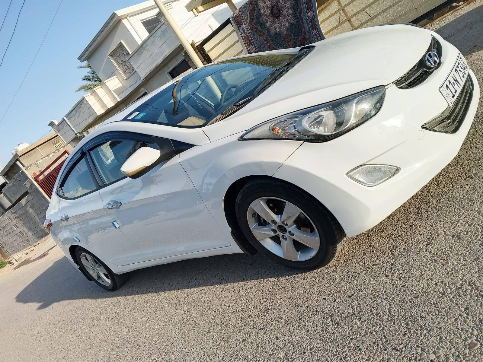 هيونداي (Hyundai) إلنترا (Elantra) 2012