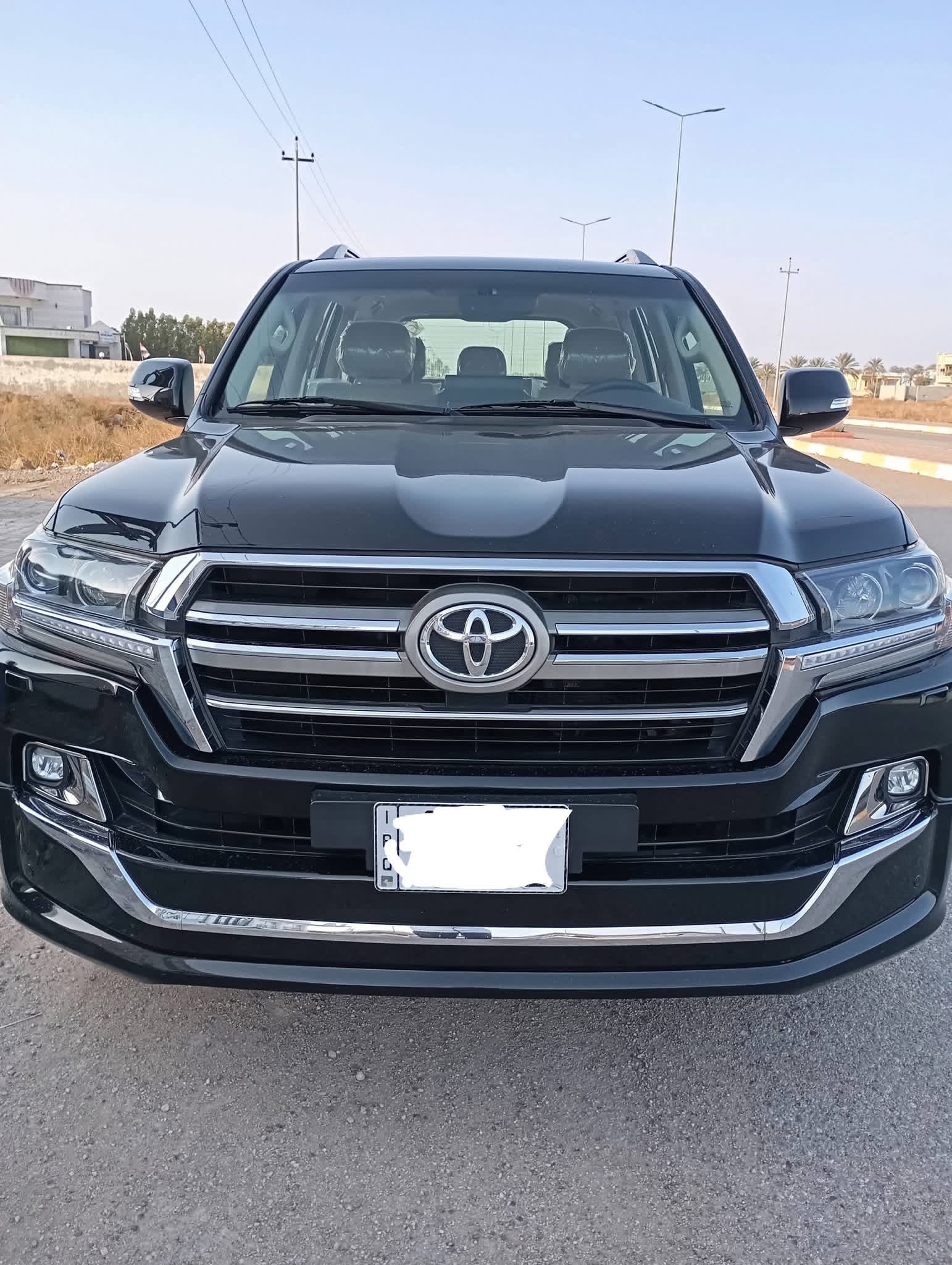 السلام عليكم للبيع لاندكروزر 2019